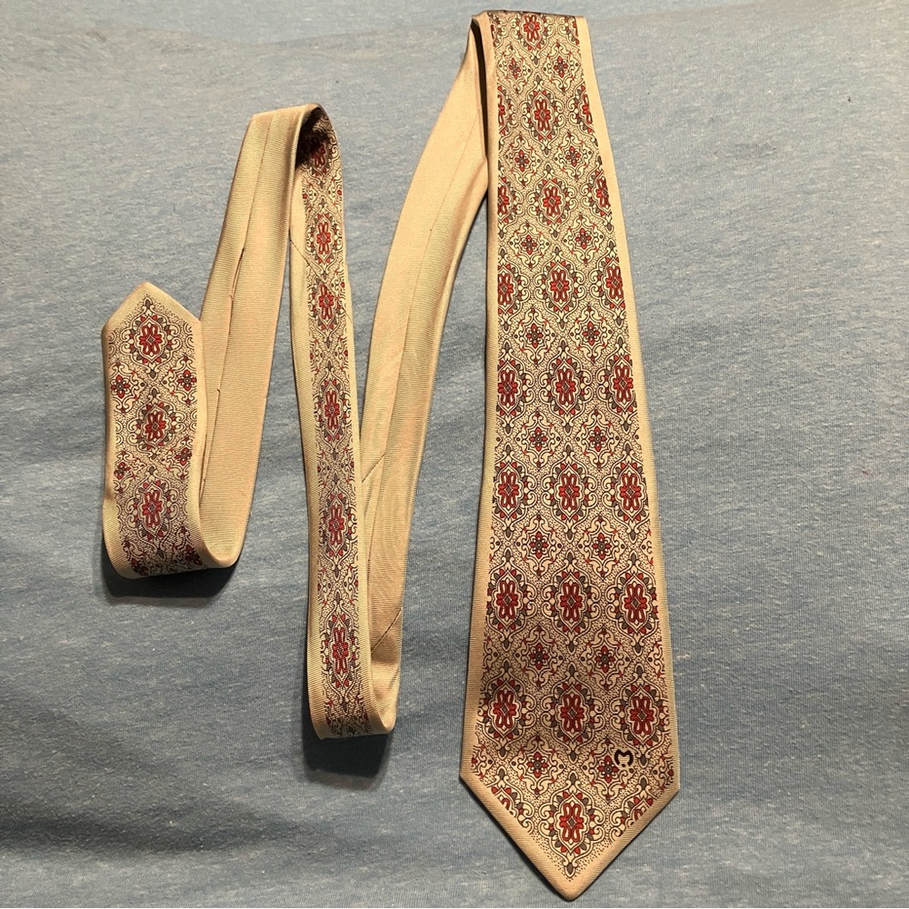 Mila Schön Italian Silk Tie Beautiful Delicate Pattern